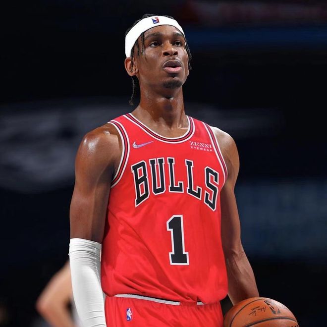 包含赛前突围战来临，俄克拉荷马雷霆围绕全明星赛遗憾出局，更衣室稳定，纪律约束更严格的词条