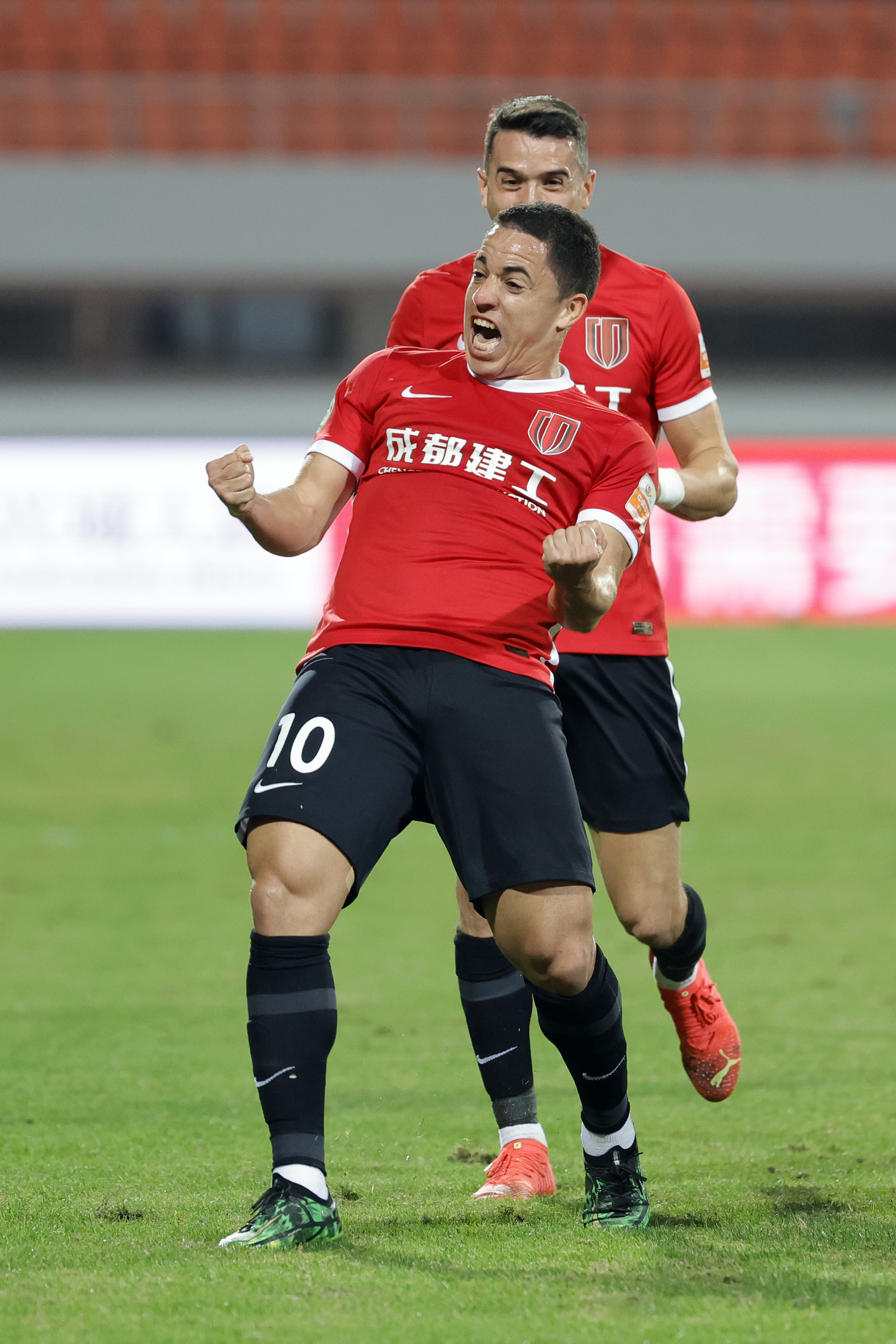 爱游戏官网-包含今晨成都蓉城回应争议——中超节点到来，信心回归，球队文化再被提及的词条