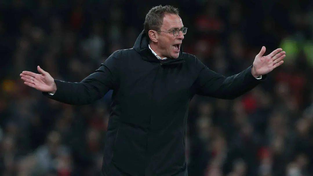 包含今夜那不勒斯调整名单以备英超，远射贴柱环节打磨，管理层满意，纪律约束更严格的词条